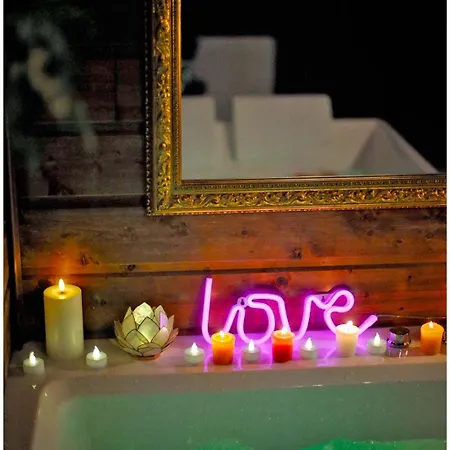 Le Romantique, Xxl, Ecran Cinema, Lit King Size, Cascade D'eau Apartment Bourgoin-Jallieu