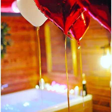 Le Romantique, Xxl, Ecran Cinema, Lit King Size, Cascade D'eau * Bourgoin-Jallieu